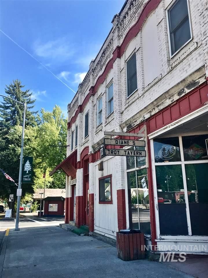525 State Hwy 8, Troy, ID 83871